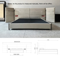 Ensemble de lit plateforme de luxe en velours bleu sarcelle avec tête de lit à ailes incurvées surdimensionnées, personnalisation complète pour chambre d'hôtel ou de villa haut de gamme