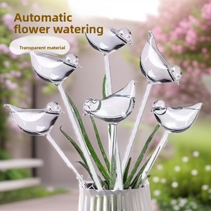 Dispositivo di Irrigazione Automatica per Tulipani, Strumento per Innaffiare per Pigri, Irrigatore a Goccia Stile Rosa, Ausilio per l'Irrigazione di Piante in Vaso, PVC Rosa - Product Image 3