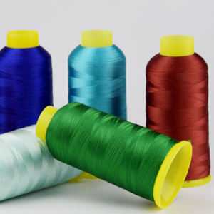 Werkseitig Polyester-Stick maschinen gewindes atz für Nähgarn 120D/2 TEX1 bereitstellen - Product Image 1