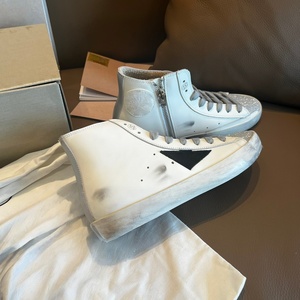 Chaussures de skate blanches antidérapantes de créateur, confortables et de haute qualité, style décontracté tendance, couleur dorée vieillie - Product Image 2