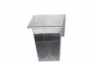 Bureau rétro en aluminium avec design aviateur