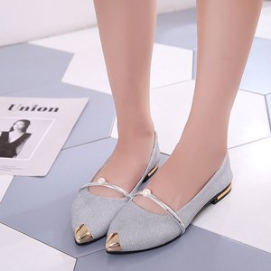 2026 Nieuwe Mode Dames Spitse Schoenen Ondiepe Monding Pailletten Parel Design Platte Schoenen Dunne Band Zachte Zool Schoenen - Product Image 5