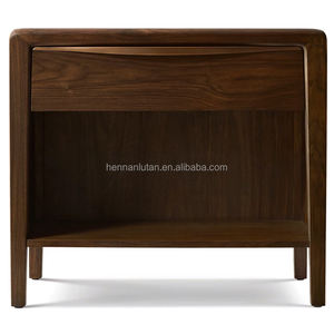 2024 nouveaux meubles <span class=keywords><strong>de</strong></span> chambre à coucher modernes en bois <span class=keywords><strong>de</strong></span> noyer massif table <span class=keywords><strong>de</strong></span> <span class=keywords><strong>chevet</strong></span> flottante <span class=keywords><strong>avec</strong></span> tiroir Table <span class=keywords><strong>de</strong></span> <span class=keywords><strong>chevet</strong></span> flottante personnalisée - Product Image 5