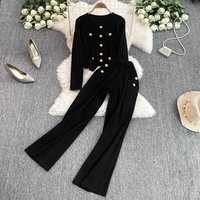 Ensemble haut tricoté style Little Chloé pour femme avec boutons en métal-Mode haut de gamme 2025