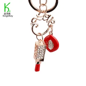 Hot Selling benutzer definierte Mode Italien rosa roten Lippen balsam Lippenstift Schlüssel anhänger Designer Lip gloss Lippenstift Schlüssel ring