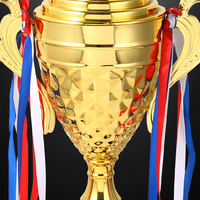 Tasses de trophée de capuchon multicouches Couleurs personnalisées Ruban métallique Artisanat pour récompenses Accessoires modifiables OEM Trophées en métal doré