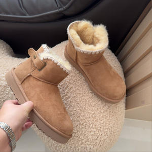 Nouvelles bottes d'hiver pour femmes, fourrées, chaudes, rembourrées, décontractées, courtes, en laine tricotée, en coton, à semelle plate, couleur unie - Product Image 1