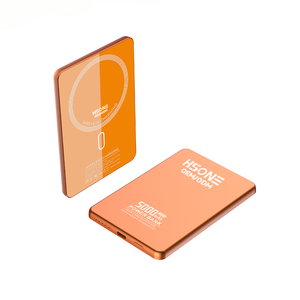 Batería Externa Magnética Semi-Sólida L158A de 5000mAh con Diseño TFT Ultra Delgado de 6.3mm y Carga Rápida Dual - Product Image 1