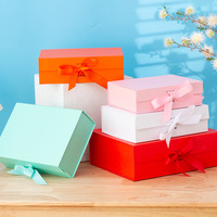 Emballage de boîte-cadeau A4 à fermeture magnétique profonde avec ruban en gros grandes boîtes de papier cadeau en carton noir rose blanc de luxe