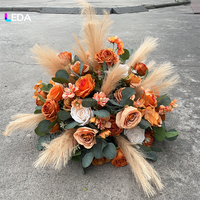 Rangkaian Bunga Artifisial LEDA Burnt Orange Pampas Grass, Dekorasi Pernikahan Warna Oranye Debu Musim Gugur dengan Mawar untuk Acara Pernikahan