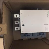 Contactor de CA de alta corriente serie F LC1F185 para control de motor 185A, ideal para motores grandes, bombas y compresores.