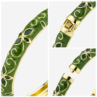 Gelang Cloisonne Lapis Emas Lebar 8mm dari Paduan Seng, Motif Bunga Enamel Hijau Tua, Gaya Vintage Cina untuk Wanita