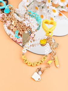 Nouvel accessoire créatif DIY en forme de chaussures à talons hauts de dessin animé avec visage souriant, pendentif, décoration de sac à perles, porte-clés - Product Image 4