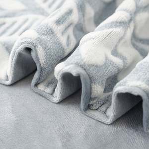 Manta en relieve de doble capa de felpa, ligera, suave, difusa, acogedora, personalizada, para cama y sofá, toda la temporada - Product Image 6