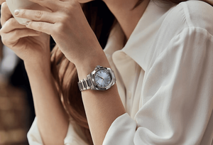 Montre de sport en acier inoxydable avec cadran bleu clair et fenêtre de date Longinesing - Product Image 2