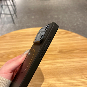 Étui magnétique métallique électroplaqué uni simple qui transforme instantanément votre <span class=keywords><strong>iPhone</strong></span> 17 <span class=keywords><strong>Pro</strong></span> Max en 17 <span class=keywords><strong>Pro</strong></span> Max Plus - Product Image 4