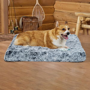 Tapis pour animaux de compagnie en fausse fourrure grise, rectangulaire, design moderne, lavable, mousse à mémoire de forme pour chiens, toutes saisons, utilisation en intérieur - Product Image 1