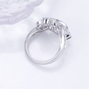 Anillo de Compromiso de Diamante de Laboratorio con Corte Redondo en Oro Blanco de 18K de Messi Fine Jewelry para Mujer - Product Image 3