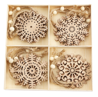 Formes de contreplaqué en bois découpées au laser pour la décoration et l'artisanat.