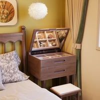 Coiffeuse moderne en bois massif avec miroir rabattable et éclairage LED, design ultra-étroit pour petite chambre à coucher