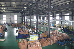 Nhà máy bán hàng trực tiếp của Heavy-Duty Truck Trailer ỐNg Lót và đệm ỐNg Lót, thích hợp cho người đàn ông loạt mô hình - Product Image 5