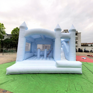 Château gonflable bleu clair pour fêtes en plein air, mariage, avec toboggan - Product Image 1