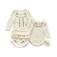 Ensemble trois pièces en tricot chaud pour bébé, en coton de haute qualité, broderie ajourée, motif floral, à simple boutonnage, pour l'hiver