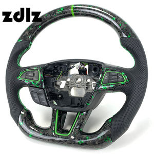 Volant en fibre de carbone forgé personnalisé pour <span class=keywords><strong>Ford</strong></span> <span class=keywords><strong>Focus</strong></span> <span class=keywords><strong>MK3</strong></span> 2015 2016 <span class=keywords><strong>2017</strong></span> MK4 <span class=keywords><strong>ST</strong></span> RS Volant de voiture - Product Image 3