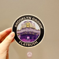 Vente en gros Patch personnalisé OEM patch de broderie moins cher patch tissé anime/étiquette tissée pour vêtements