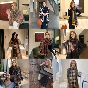 Poncho Cape Classique à Carreaux Personnalisé, Écharpe et Couverture <span class=keywords><strong>de</strong></span> Luxe à Col Ouvert avec Étiquette Privée, Design Minimaliste Tissé – Direct Usine - Product Image 2