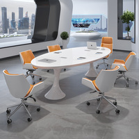 Moniteur de réunion moderne en forme de U Tables et chaises de salle de conférence rabattables avec roues pour système de microphone 10 places