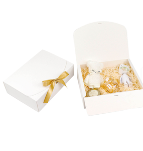 Boîte cadeau rigide de luxe vert eucalyptus avec fermeture <span class=keywords><strong>magnétique</strong></span> et poignée de transport pour <span class=keywords><strong>faux</strong></span> cils et cosmétiques (vente au détail) - Product Image 1