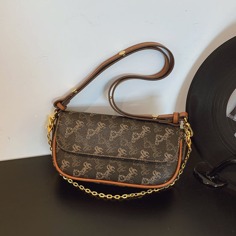 สีน้ำตาล