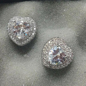 Orecchini E1550 in Oro Bianco con Diamanti a Cuore, Colore D, Certificati GIA, Gioielli da Sposa per Donna - Product Image 4