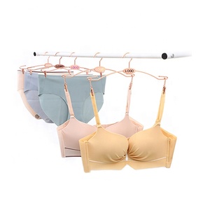 Cintres métalliques personnalisés avec logo Or, Argent, Noir pour lingerie, soutiens-gorge, culottes, maillots <span class=keywords><strong>de</strong></span> <span class=keywords><strong>bain</strong></span>, avec clip <span class=keywords><strong>de</strong></span> présentation pour magasin <span class=keywords><strong>de</strong></span> sous-vêtements - Product Image 2