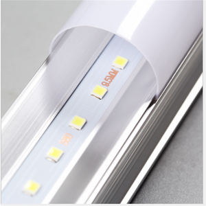 Venta al por mayor de fábrica T8 V Shape 32W 60W Integrado 4ft 8ft Cooler LED Tube Light Fixture High Lumen con calificación IP65 - Product Image 4