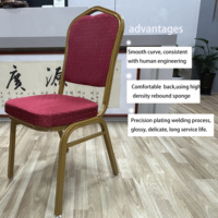 Chaise de conférence de banquet rembourrée moderne Tongli chaise empilée de Offre Spéciale pour manger le matériel en métal de restaurant pour le salon