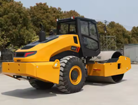 Compacteur de sol à tambour vibrant simple 6118E, robuste, avec moteur et pompe haute performance pour la construction