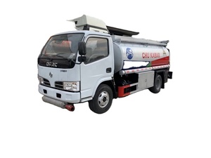 Camion-citerne Dong Feng 5,5 m³ avec pompe de distribution de carburant, mini-citerne mobile de ravitaillement en essence 4x2 - Product Image 2