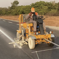 Machine de marquage routier à pulvérisation à froid de petite taille, type autoporté