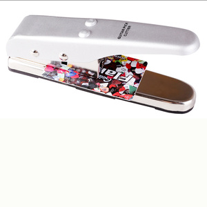 Vendita calda Picker per <span class=keywords><strong>chitarra</strong></span> dispositivo fatto da sé personalità Pick Cutter Pick Maker - Product Image 3