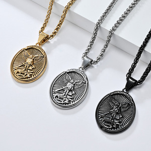 Nueva joyería de moda retro transfronteriza: Collar de acero de titanio con colgante ovalado de San Miguel Arcángel, venta al por mayor. - Product Image 1