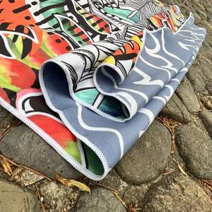 <span class=keywords><strong>Serviette</strong></span> <span class=keywords><strong>de</strong></span> <span class=keywords><strong>plage</strong></span> en microfibre à séchage rapide, sans sable, motif moderne personnalisable, <span class=keywords><strong>grande</strong></span> taille, pour un usage quotidien et les voyages - Product Image 4