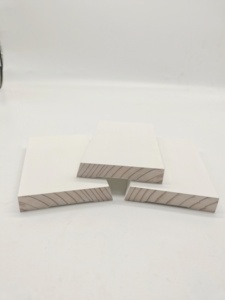 Moulures de <span class=keywords><strong>lambris</strong></span> en bois <span class=keywords><strong>blanc</strong></span> apprêté pour décoration intérieure, vente en gros d'usine à prix abordable - Product Image 6