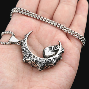Yunnique – collier crâne de lune en acier inoxydable pour hommes, pendentif gothique, bijoux, accessoire de mode - Product Image 4