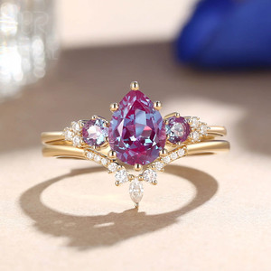 Bagues de fiançailles de luxe en alexandrite de laboratoire taille poire pour femme, personnalisées en argent 925, avec moissanite VVS, ensemble de bagues de mariage pour couple, bijoux fins pour homme - Product Image 1