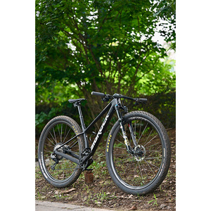 Cadre de vélo de montagne en carbone de 32 pouces - Bigrock T1100 Featherweight 960g Frameset - UDH Ready Boost 148 MTB pour les cyclistes grands et robustes - Product Image 1