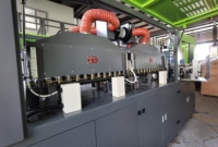 Machine de soufflage par injection PP à 4 cavités haute productivité avec PLC Mitsubishi, pompes, moteurs et roulements – Approvisionnement direct usine