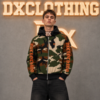 Sweat-shirt à capuche entièrement zippé en camouflage woodland personnalisé 360 g/m² avec broderie gothique, imprimés sur les manches, bordure côtelée noire, style streetwear, OEM ODM