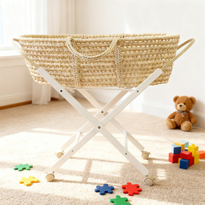 Culla a dondolo Moses in legno massello moderno per neonati, con ruote, per lettini e camere da letto - Product Image 1
